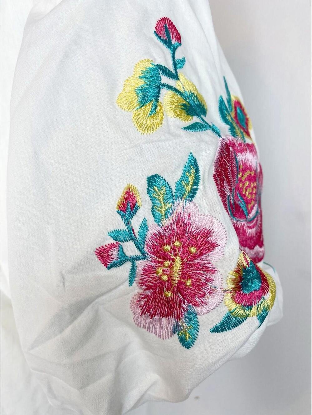 Anna-Kaci Women's V-Neck Embroidered Puff Sleeve Top Women’s Size M NWOT - Picture 7 of 11